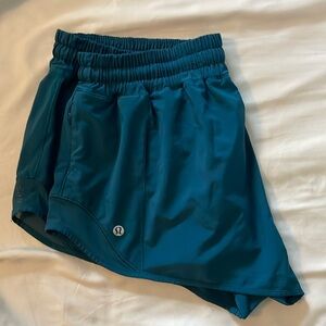 lululemon hotty hot shorts 2.5” size 10